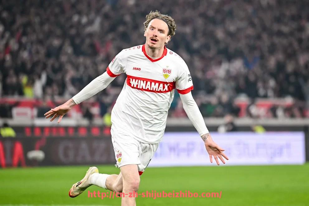 世俱杯直播-CBA球员王哲林踢足球视频真假辨析