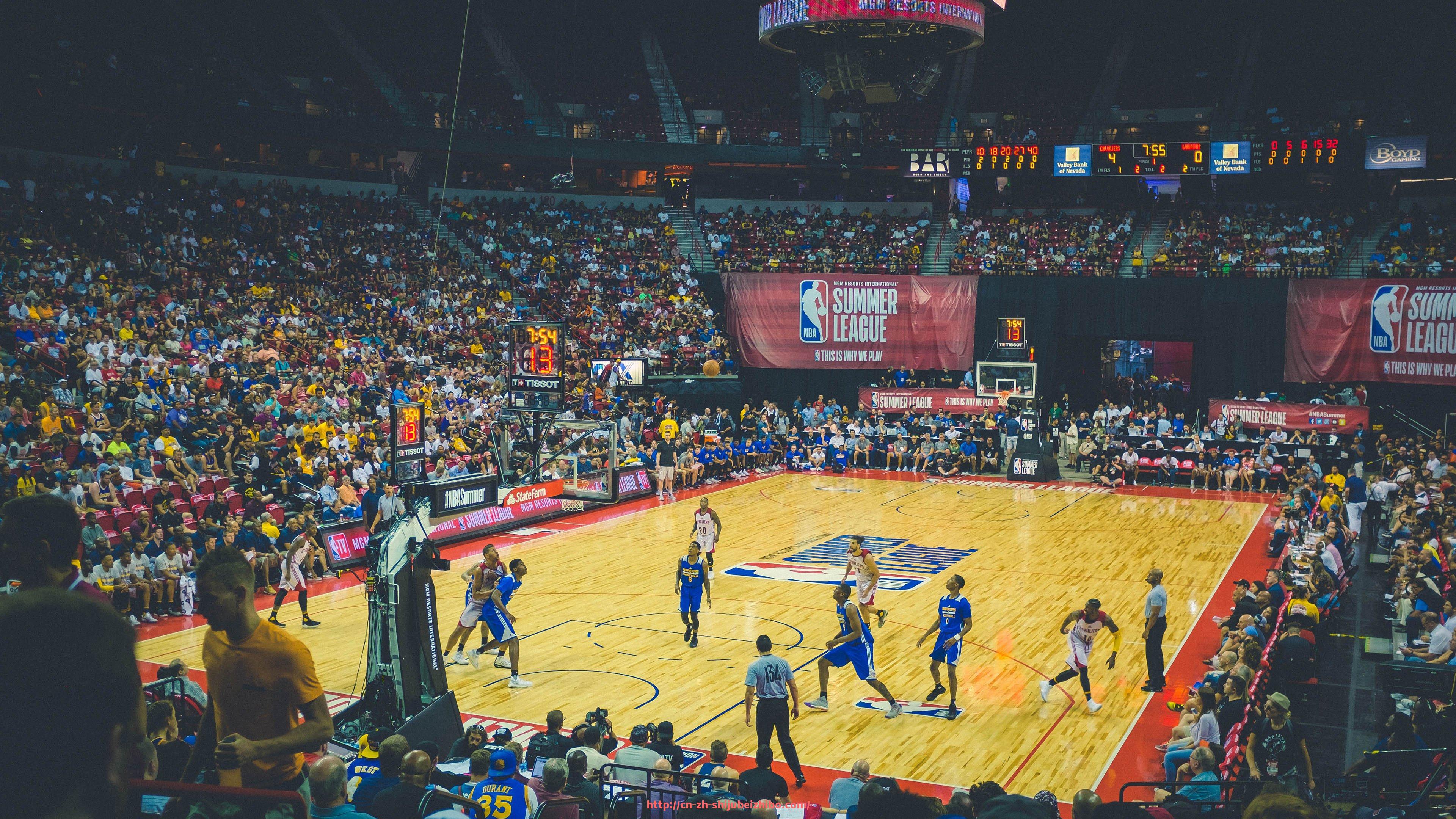 世俱杯直播-法甲决赛夜精彩瞬间及夺冠球队赛后分析