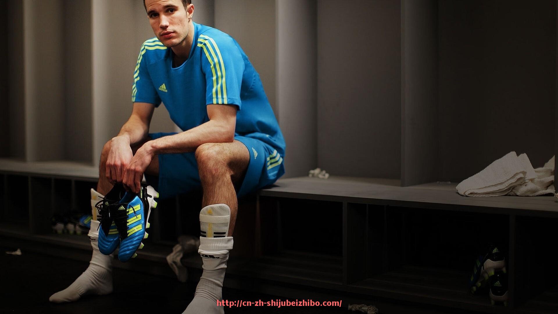 世俱杯直播-足球陶瓷烧制工艺如何融入足球纪念品设计?(足球瓷砖)